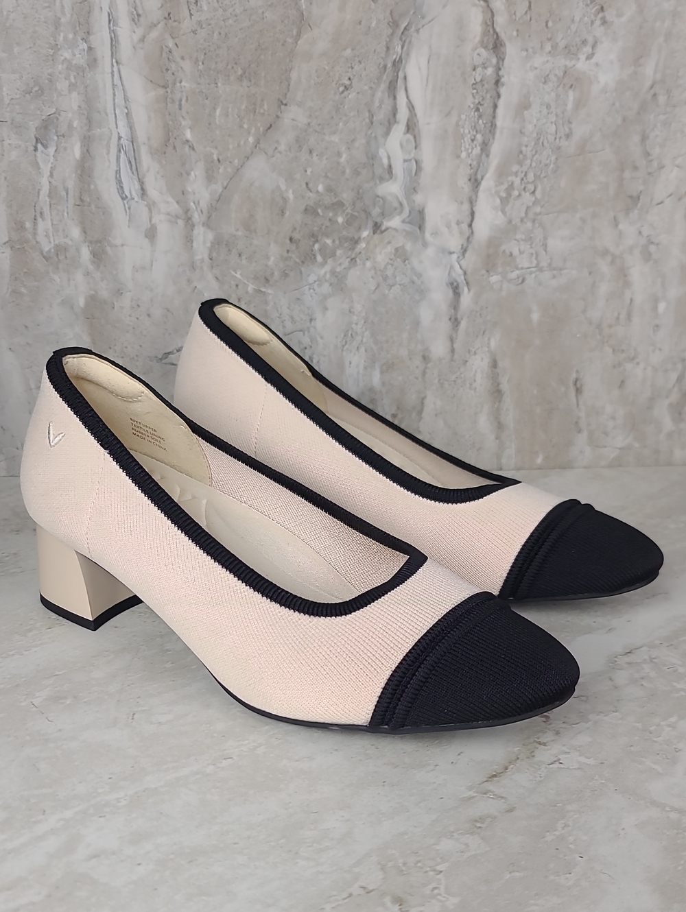 VIVAIA Julie Chunky Cream & Black Two-Tone Knit Cap Toe Block Heel Pumps 39.5